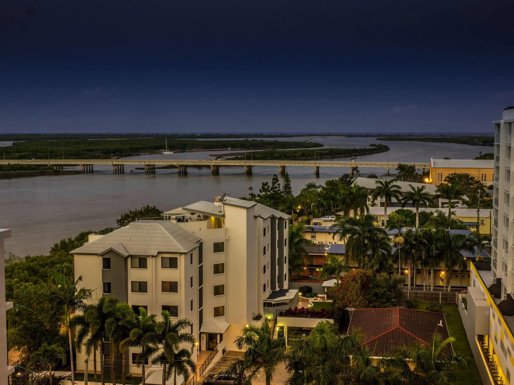 Lanai Riverside Apartments Маккай Экстерьер фото