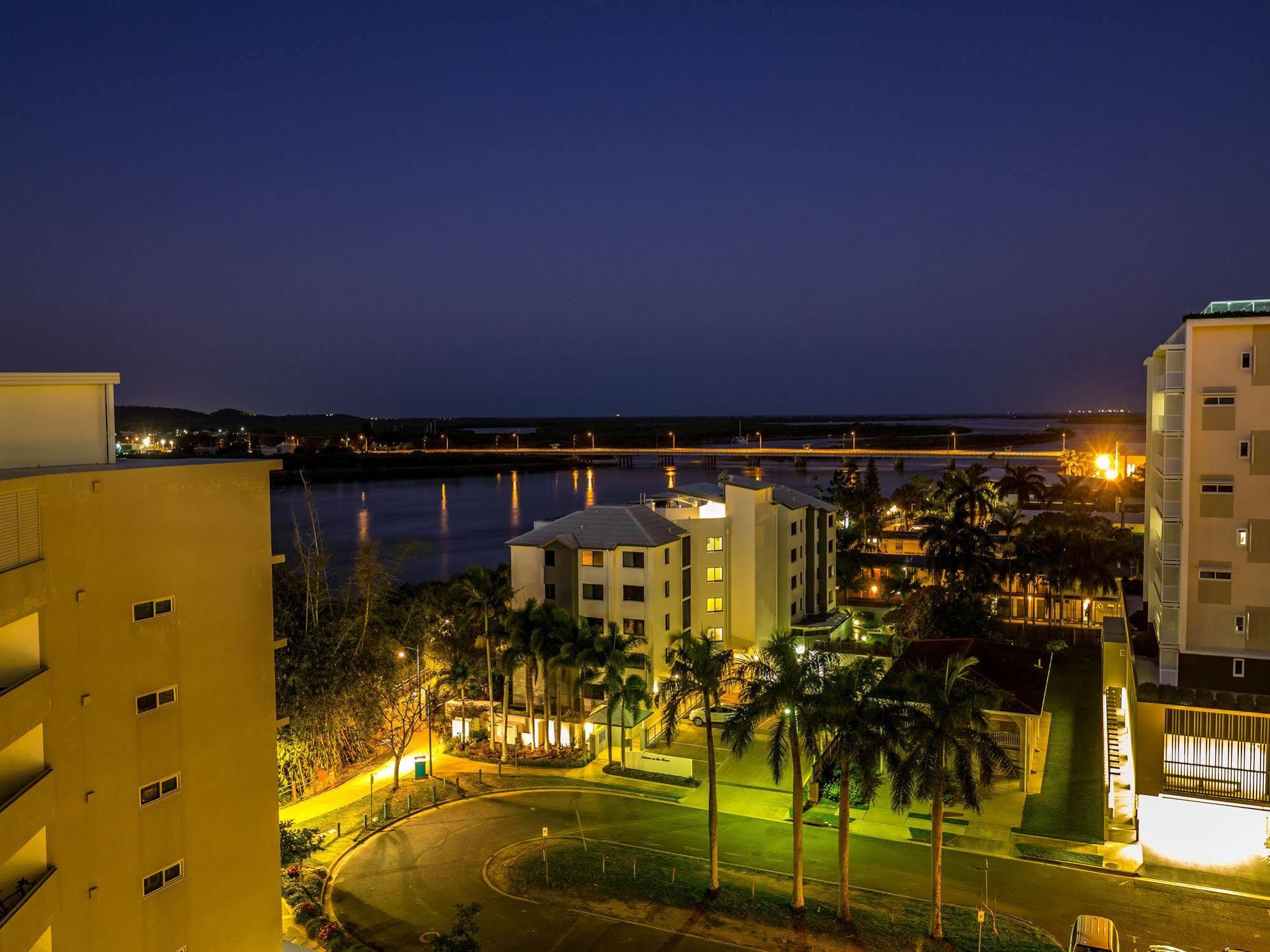 Lanai Riverside Apartments Маккай Экстерьер фото