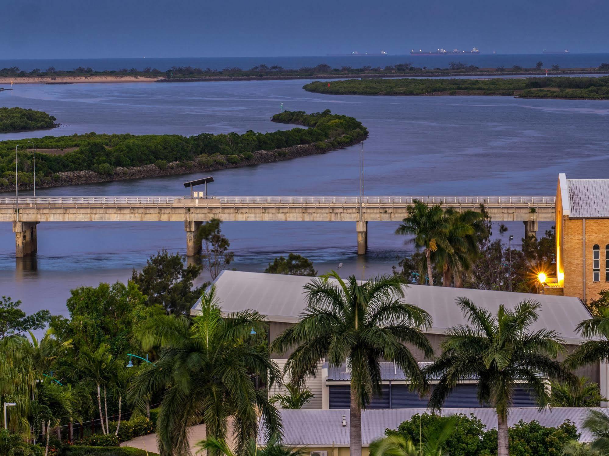 Lanai Riverside Apartments Маккай Экстерьер фото